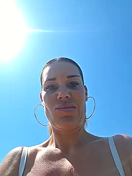 LovelyLucinda webcam