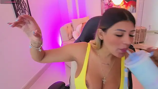 SALOOMEE__ webcam