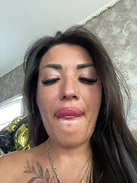RuslanaXX live cam