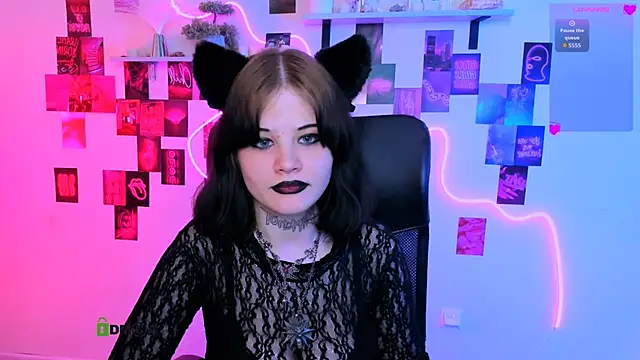 nikki_kiss_ webcam