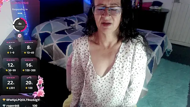 aura_latinax webcam