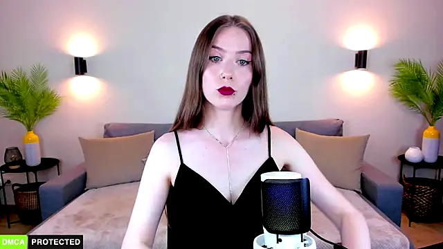 TheWoman__ webcam