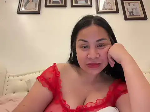 NaughtySCARLETSIN webcam