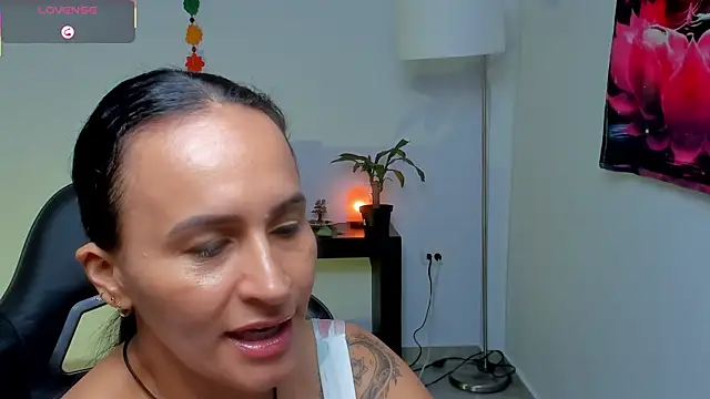 Sara_Charmy webcam