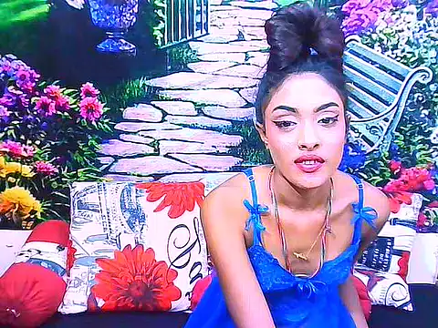 IndianPretty14u2Luv webcam