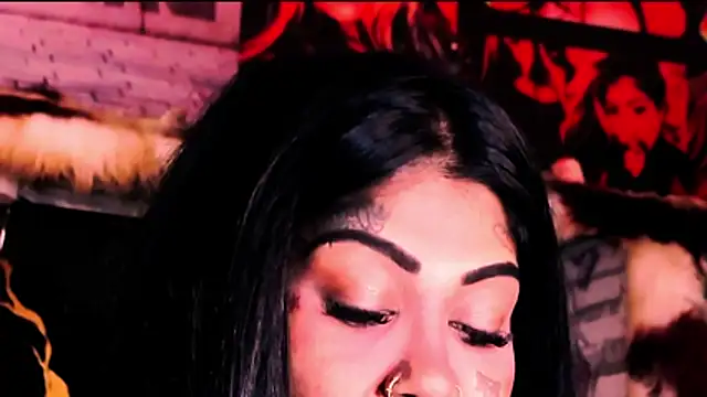 indian_dreamgirl webcam
