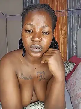 TrishaKalid webcam