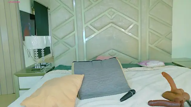 RoseMariee_ webcam