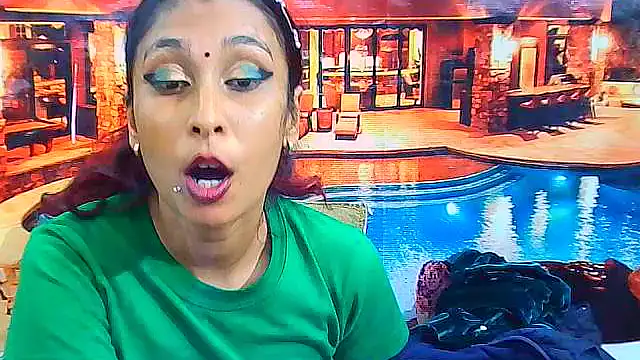 IndianSexyButt webcam