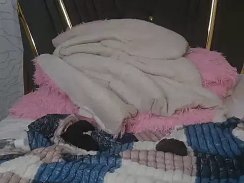 sexyleah25 webcam