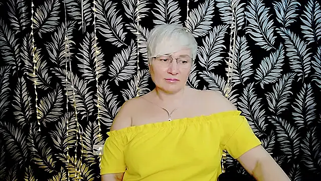 Olivia_playful webcam