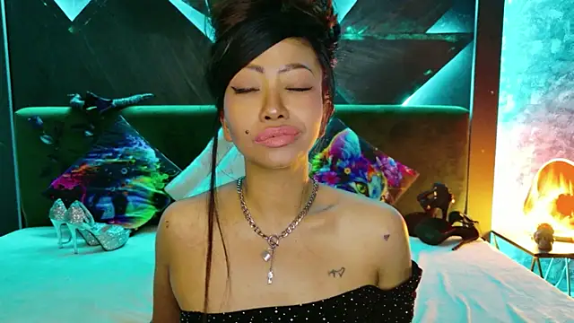 ElyaQuinn webcam