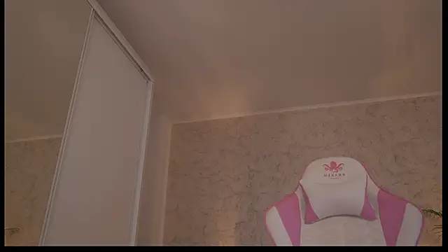 Ava-Diamond webcam