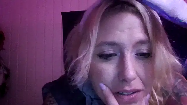 darnette_daisy webcam