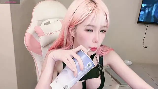 jiajia_0902 (F young) - 乳夾挑逗大奶奶