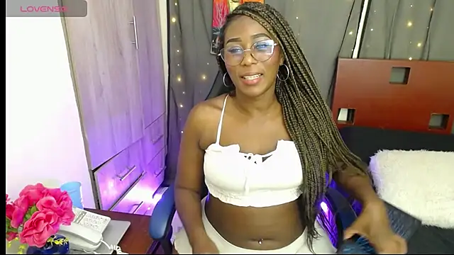 MONIQUE-LAMOUR webcam