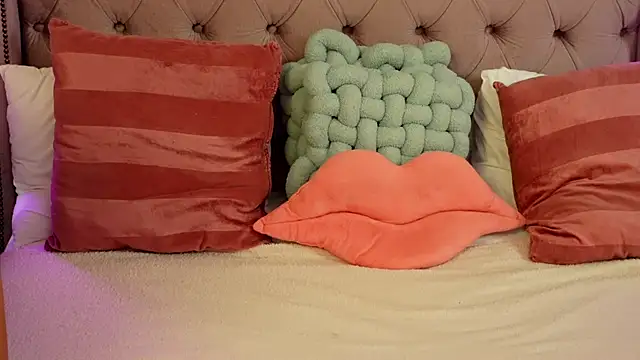 JenniferLovve webcam