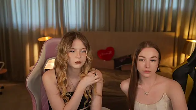 Ella_054 webcam