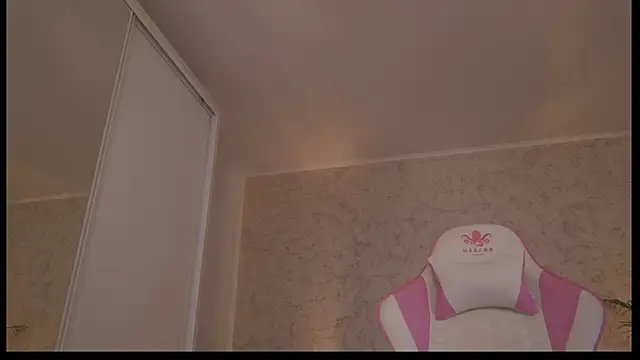 Ava-Diamond webcam