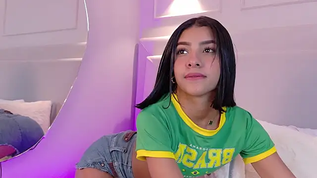 naomiklarc (F teen) - Spanks for me🍑