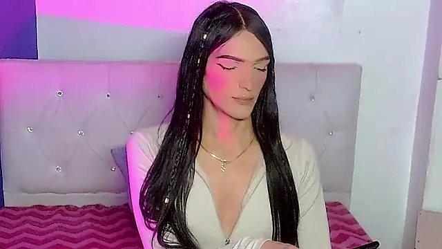 Model: x_isabella_x