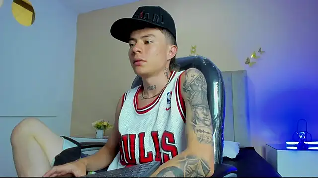 Nascary_Fox webcam
