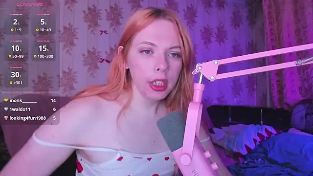 Cutie_Bambi webcam