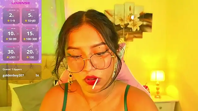 naomifire_ webcam