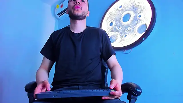mike_257 webcam