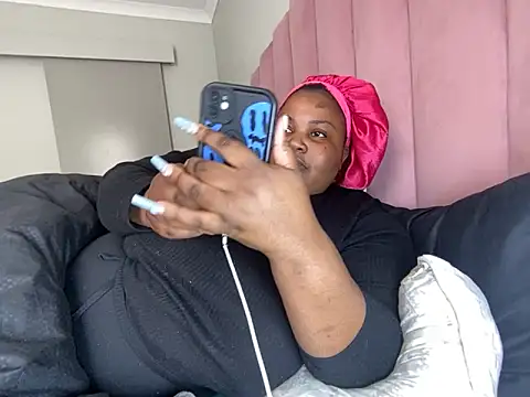 MissLola27 webcam