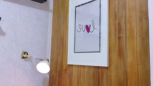 Nicolee_Saint