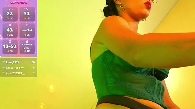 naomifire_ webcam
