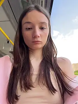 hiding-mila live sex cam
