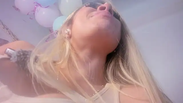 Lola_Blondie