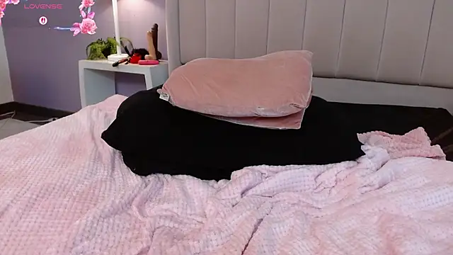 Lolagolden1 webcam