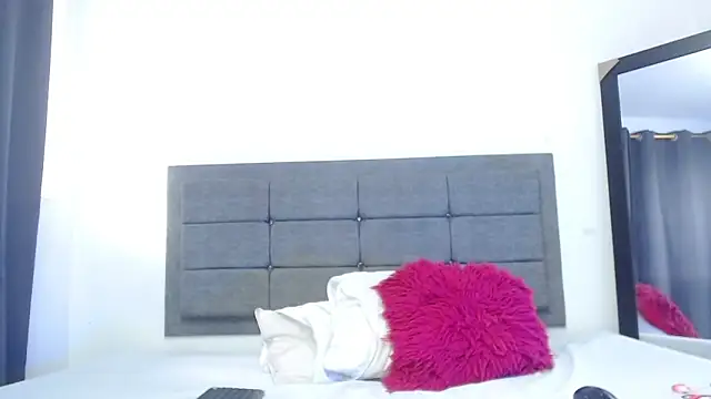 Emily_milfF webcam