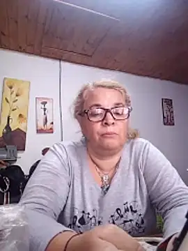 momismilf544 webcam