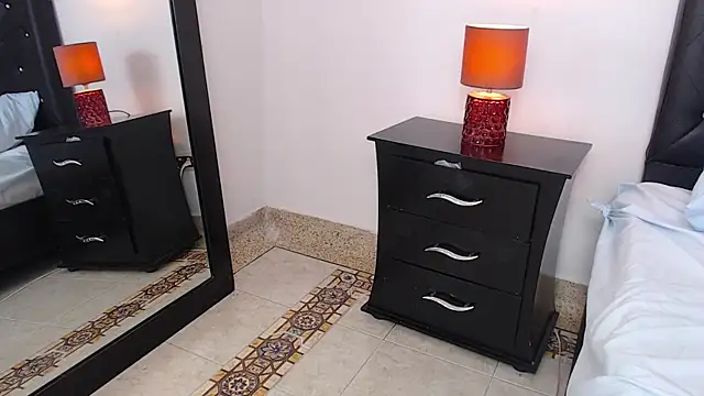 MidnightBella_ webcam