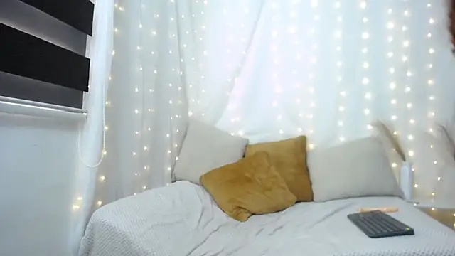 Veronica_Mdls webcam