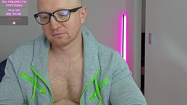 kevintyler69 - Kevintyler69's free webcam - UK Sex Cams