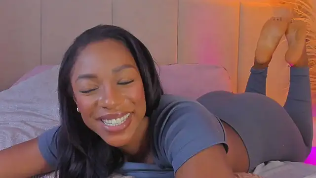 aprilebony_ webcam