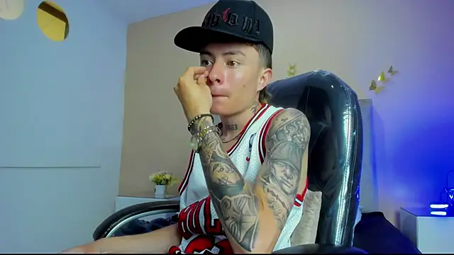 Nascary_Fox webcam