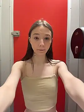 hiding-mila webcam