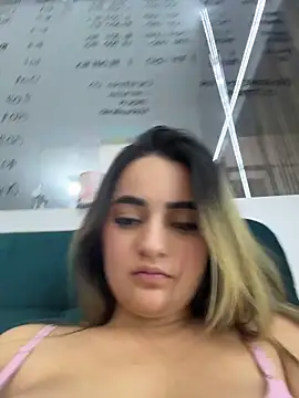 Antonella_Julieta webcam