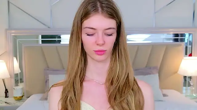 MeganMour webcam