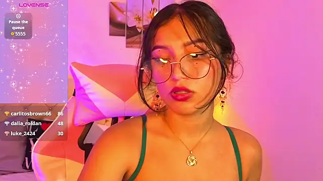 naomifire_ webcam