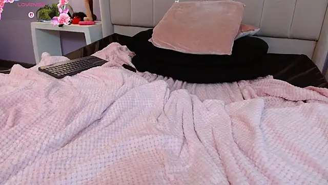 Lolagolden1 webcam