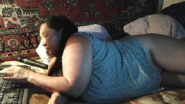 Zulfiya_Bruce webcam