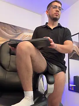 Tommas_Jhonson webcam