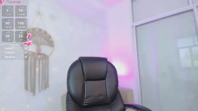 Ginni_charlotte webcam